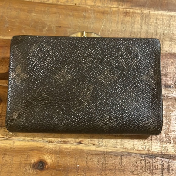 Louis Vuitton short snap wallet - Picture 2 of 9